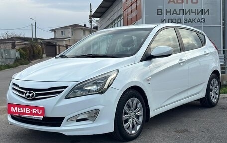 Hyundai Solaris II рестайлинг, 2015 год, 1 050 000 рублей, 3 фотография