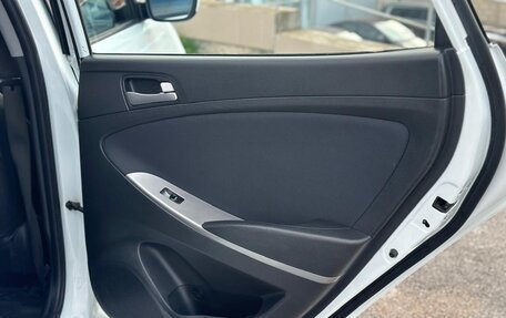 Hyundai Solaris II рестайлинг, 2015 год, 1 050 000 рублей, 20 фотография