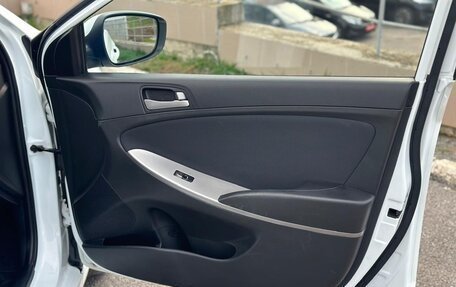 Hyundai Solaris II рестайлинг, 2015 год, 1 050 000 рублей, 21 фотография