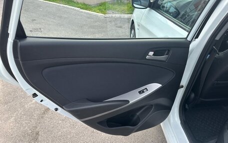 Hyundai Solaris II рестайлинг, 2015 год, 1 050 000 рублей, 22 фотография