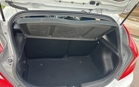 Hyundai Solaris II рестайлинг, 2015 год, 1 050 000 рублей, 23 фотография