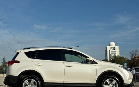 Toyota RAV4, 2014 год, 1 997 000 рублей, 10 фотография