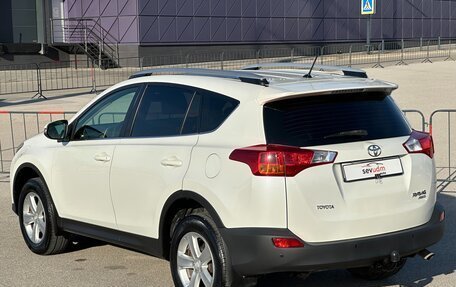 Toyota RAV4, 2014 год, 1 997 000 рублей, 19 фотография