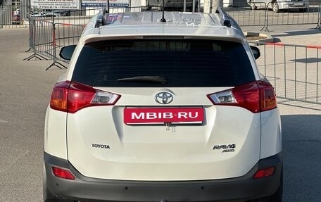 Toyota RAV4, 2014 год, 1 997 000 рублей, 22 фотография