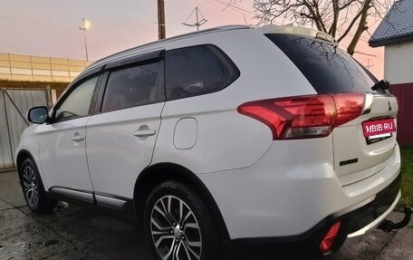Mitsubishi Outlander III рестайлинг 3, 2017 год, 1 730 000 рублей, 4 фотография