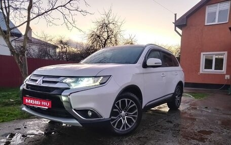 Mitsubishi Outlander III рестайлинг 3, 2017 год, 1 730 000 рублей, 9 фотография