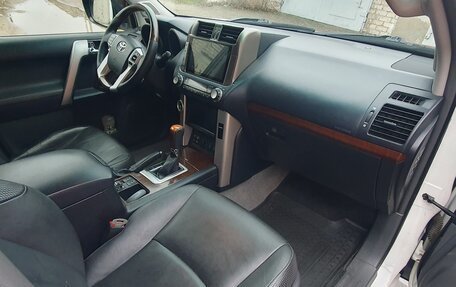 Toyota Land Cruiser Prado 150 рестайлинг 2, 2012 год, 3 150 000 рублей, 6 фотография