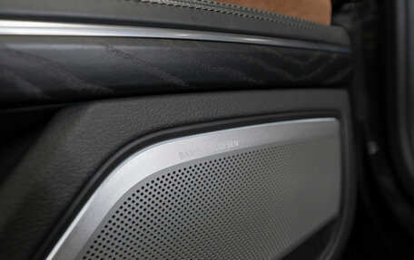 Audi A8, 2018 год, 4 700 000 рублей, 24 фотография