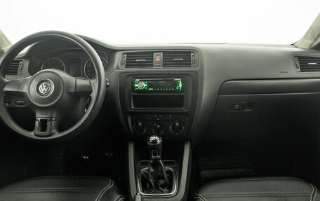 Volkswagen Jetta VI, 2013 год, 899 000 рублей, 14 фотография