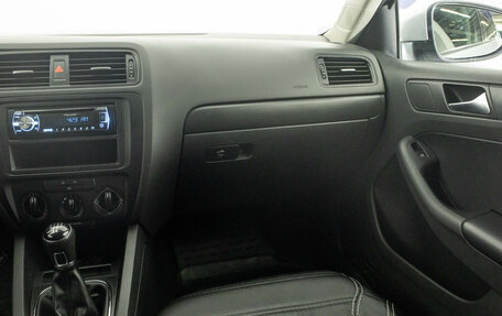 Volkswagen Jetta VI, 2013 год, 899 000 рублей, 15 фотография