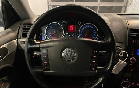 Volkswagen Touareg III, 2004 год, 620 000 рублей, 10 фотография