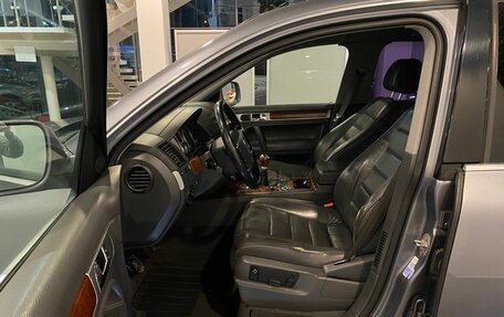 Volkswagen Touareg III, 2004 год, 620 000 рублей, 16 фотография