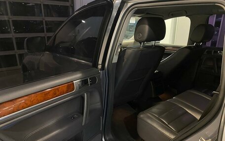 Volkswagen Touareg III, 2004 год, 620 000 рублей, 24 фотография