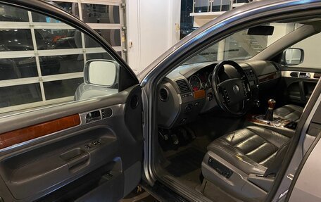 Volkswagen Touareg III, 2004 год, 620 000 рублей, 21 фотография