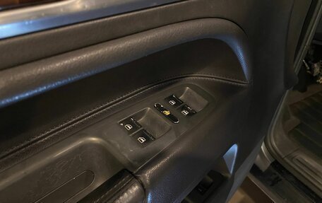 Volkswagen Touareg III, 2004 год, 620 000 рублей, 22 фотография