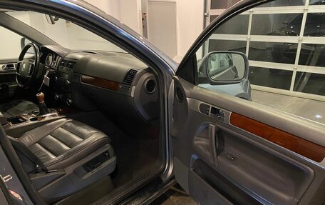 Volkswagen Touareg III, 2004 год, 620 000 рублей, 27 фотография