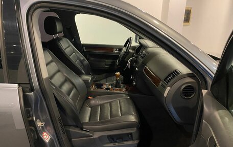 Volkswagen Touareg III, 2004 год, 620 000 рублей, 29 фотография