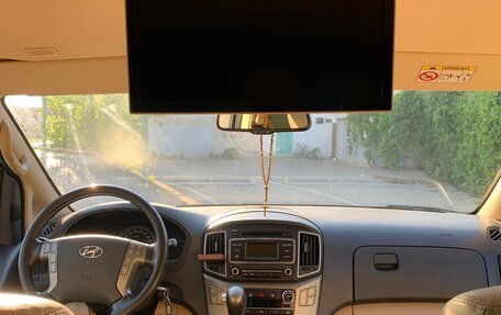 Hyundai H-1 II рестайлинг, 2018 год, 3 100 000 рублей, 6 фотография