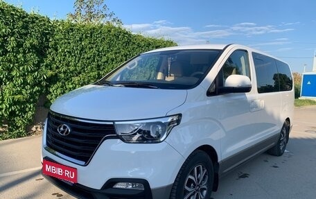 Hyundai H-1 II рестайлинг, 2018 год, 3 100 000 рублей, 3 фотография