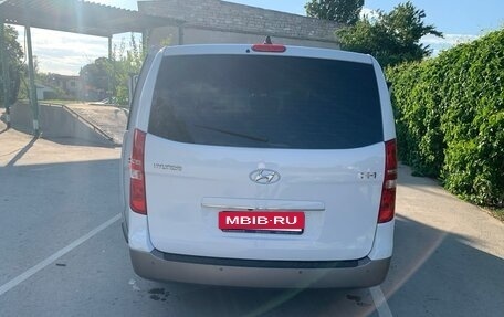 Hyundai H-1 II рестайлинг, 2018 год, 3 100 000 рублей, 4 фотография