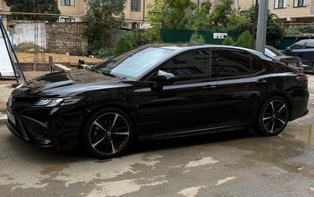 Toyota Camry, 2020 год, 2 400 000 рублей, 6 фотография