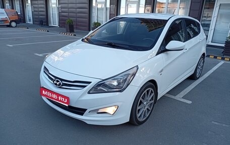 Hyundai Solaris II рестайлинг, 2015 год, 1 030 000 рублей, 1 фотография