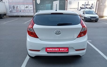 Hyundai Solaris II рестайлинг, 2015 год, 1 030 000 рублей, 4 фотография