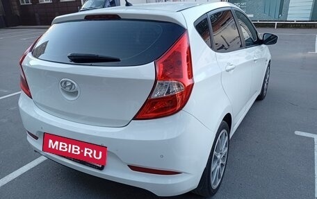 Hyundai Solaris II рестайлинг, 2015 год, 1 030 000 рублей, 5 фотография