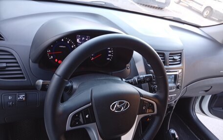 Hyundai Solaris II рестайлинг, 2015 год, 1 030 000 рублей, 16 фотография