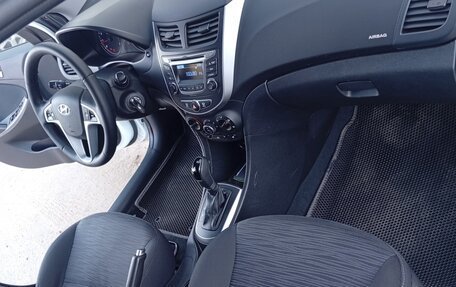 Hyundai Solaris II рестайлинг, 2015 год, 1 030 000 рублей, 17 фотография