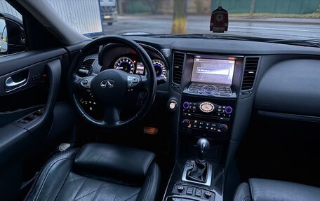 Infiniti QX70, 2017 год, 2 970 000 рублей, 15 фотография