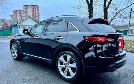 Infiniti QX70, 2017 год, 2 970 000 рублей, 10 фотография