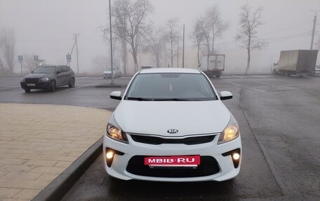KIA Rio IV, 2017 год, 950 000 рублей, 2 фотография