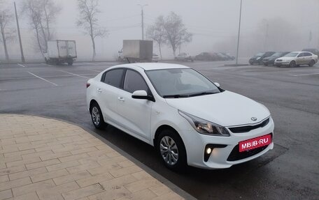 KIA Rio IV, 2017 год, 950 000 рублей, 3 фотография