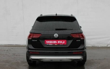 Volkswagen Tiguan II, 2019 год, 2 300 000 рублей, 5 фотография