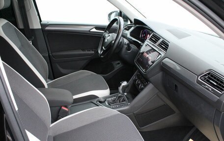 Volkswagen Tiguan II, 2019 год, 2 300 000 рублей, 8 фотография