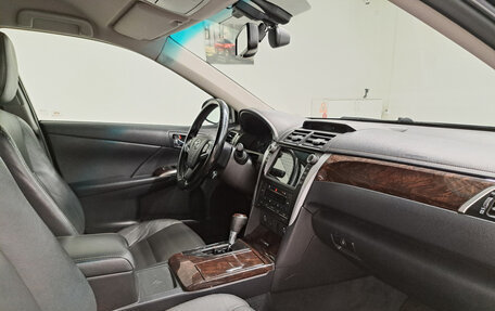 Toyota Camry, 2015 год, 1 990 000 рублей, 13 фотография