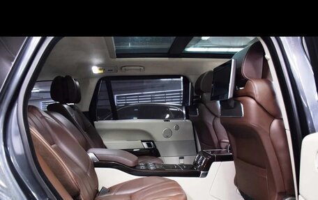 Land Rover Range Rover IV рестайлинг, 2016 год, 3 990 000 рублей, 4 фотография