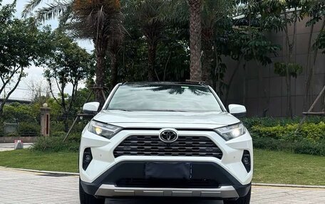 Toyota RAV4, 2023 год, 3 234 582 рублей, 2 фотография