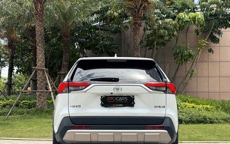 Toyota RAV4, 2023 год, 3 234 582 рублей, 6 фотография