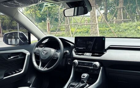 Toyota RAV4, 2023 год, 3 234 582 рублей, 7 фотография