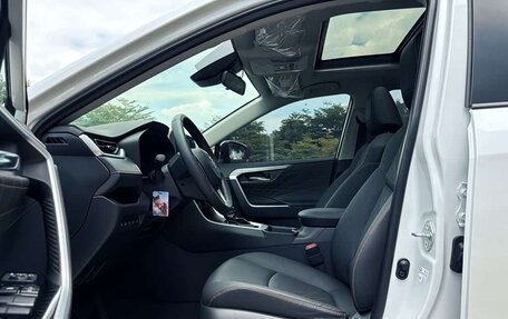 Toyota RAV4, 2023 год, 3 234 582 рублей, 9 фотография