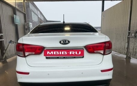 KIA Rio III рестайлинг, 2016 год, 780 000 рублей, 24 фотография