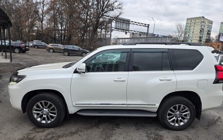 Toyota Land Cruiser Prado 150 рестайлинг 2, 2018 год, 5 299 000 рублей, 6 фотография
