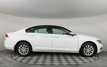 Volkswagen Passat B8 рестайлинг, 2016 год, 1 777 000 рублей, 4 фотография