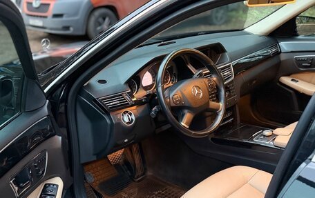 Mercedes-Benz E-Класс, 2010 год, 1 350 000 рублей, 11 фотография