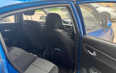 KIA Rio IV, 2020 год, 1 800 000 рублей, 4 фотография