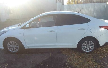 Hyundai Solaris II рестайлинг, 2020 год, 1 300 000 рублей, 3 фотография