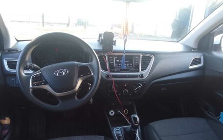 Hyundai Solaris II рестайлинг, 2020 год, 1 300 000 рублей, 6 фотография