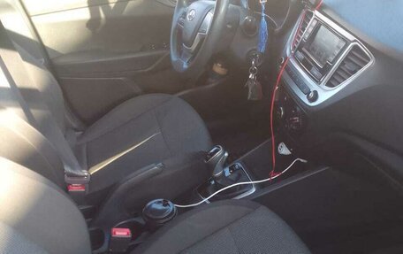 Hyundai Solaris II рестайлинг, 2020 год, 1 300 000 рублей, 5 фотография